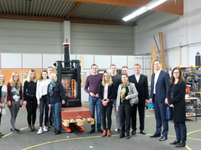 Wo heute schon die Zukunft begonnen hat: Innovative Unternehmen öffnen Türen für Studierende